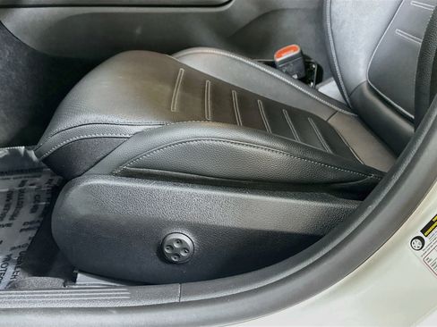 Used 2023 Mercedes-Benz C 300 4MATIC Sedan image 20