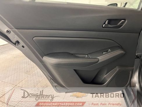 Used 2025 Nissan Altima 2.5 SV FWD image 31