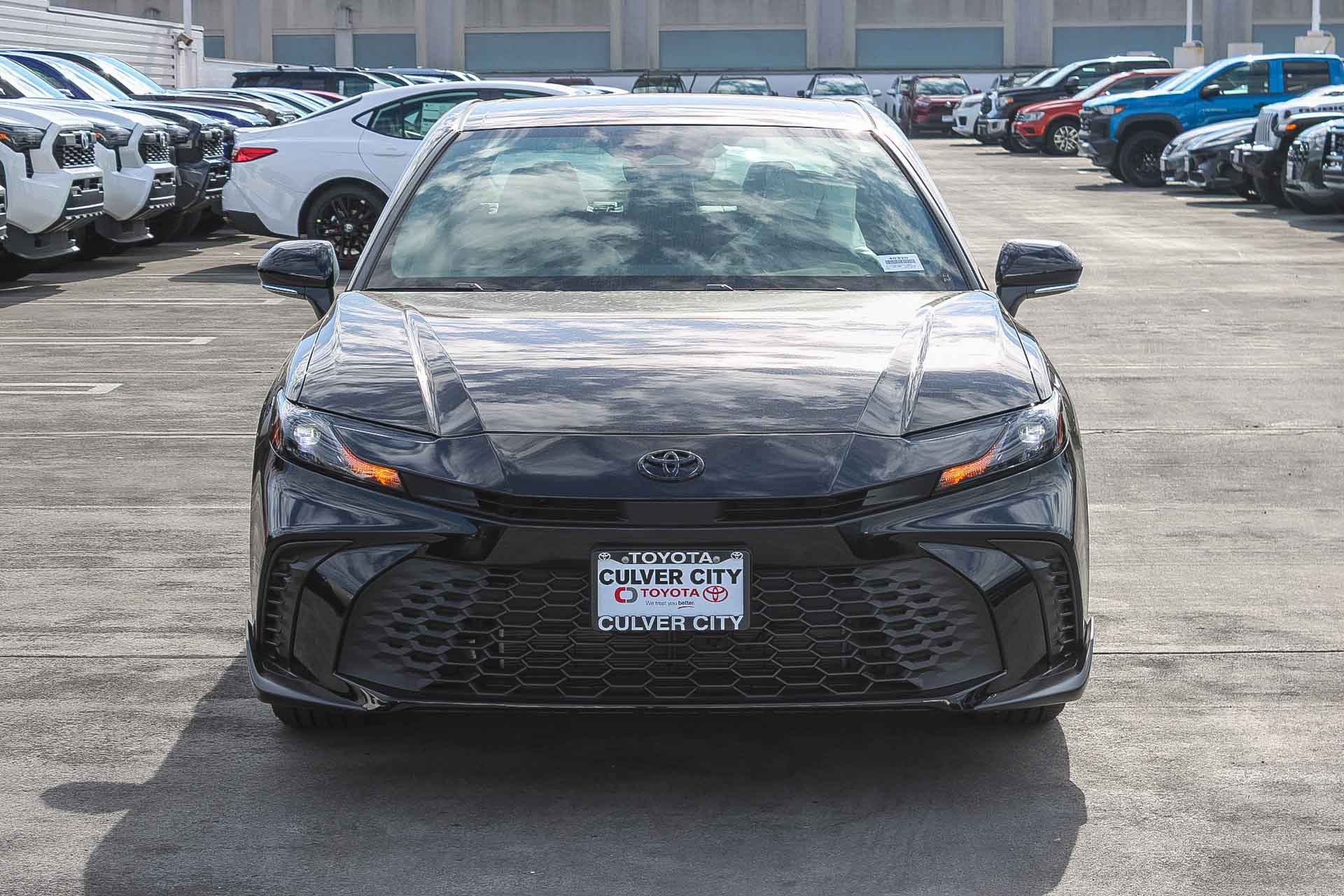 New 2026 Toyota Camry SE FWD image 2