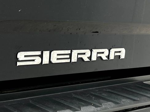 Used 2018 GMC Sierra 1500 SLT AWD/4WD image 42