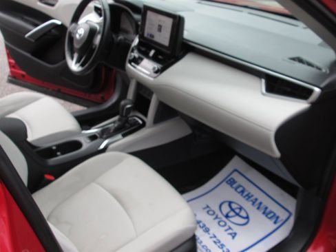 Used 2023 Toyota Corolla Cross LE image 18