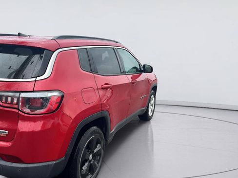 Used 2018 Jeep Compass Latitude w/ Popular Equipment Group AWD/4WD image 2