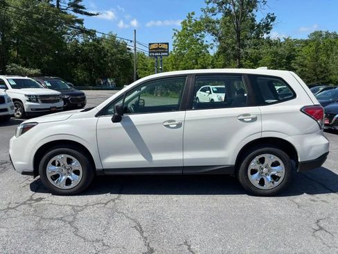 Used 2017 Subaru Forester 2.5i AWD/4WD image 5