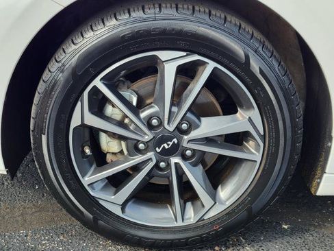 Used 2024 Kia Forte LXS FWD image 5