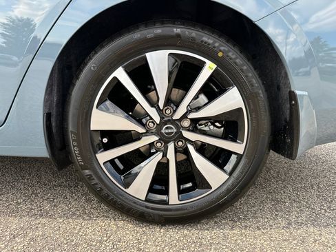 New 2025 Nissan Sentra SV w/ SV Premium Package image 19