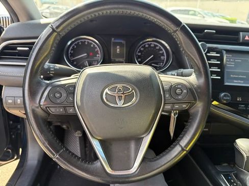 Used 2019 Toyota Camry SE FWD image 12