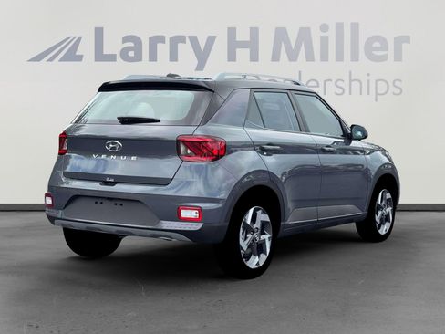 New 2026 Hyundai Venue SEL FWD image 7