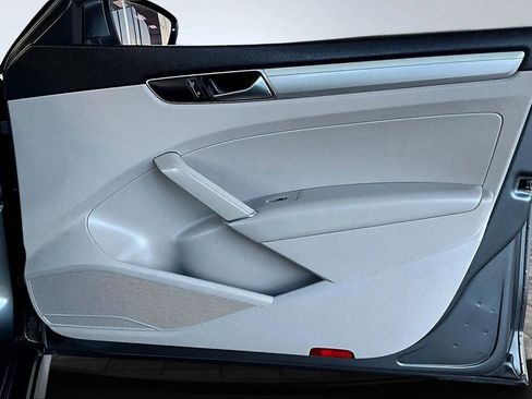 Used 2018 Volkswagen Passat 2.0T S w/ Driver Assistance Package image 24