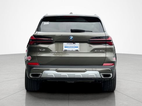 Used 2024 BMW X5 xDrive50e w/ Parking Assistance Package AWD/4WD image 4
