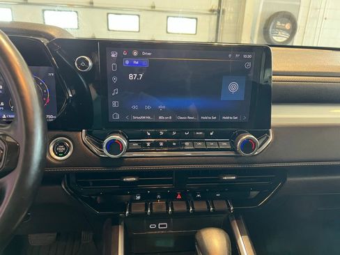 Used 2024 Chevrolet Colorado LT w/ LT Convenience Package III AWD/4WD image 19