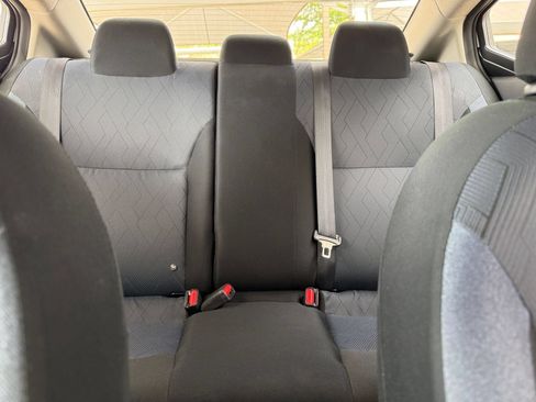 Used 2025 Nissan Versa SV FWD image 38