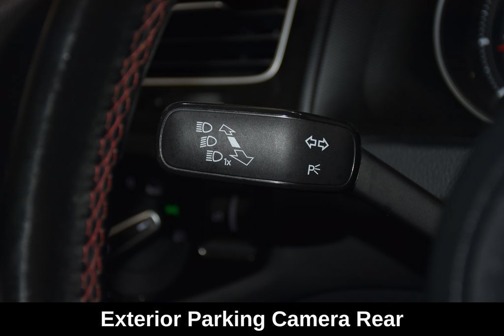 Used 2015 Volkswagen GTI SE FWD image 16