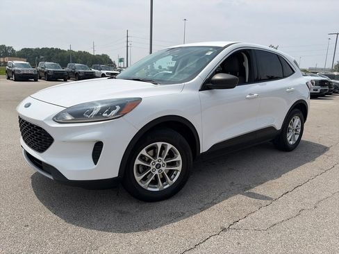 Used 2022 Ford Escape SE w/ Cold Weather Package AWD/4WD image 3
