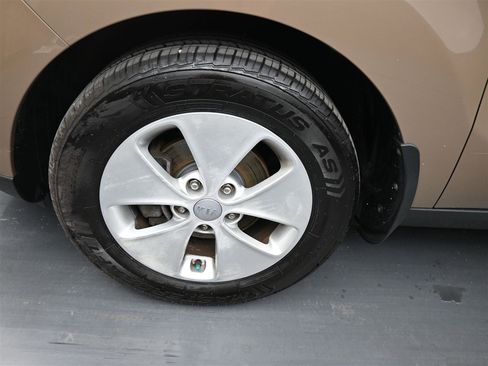 Used 2014 Kia Soul image 16