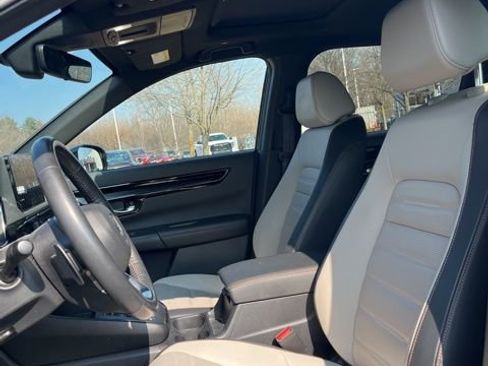 Used 2023 Honda CR-V Sport Touring image 9