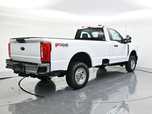 New 2026 Ford F250 XL w/ FX4 Off-Road Package AWD/4WD image 5