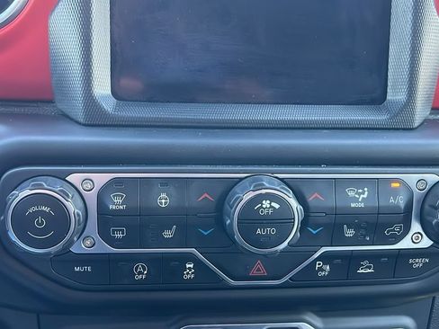Used 2020 Jeep Gladiator Rubicon AWD/4WD image 11