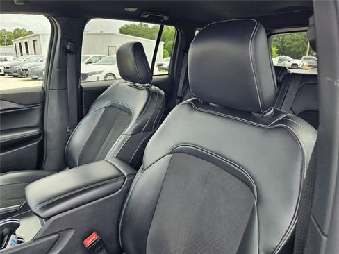 Used 2024 Jeep Grand Cherokee Altitude RWD image 35