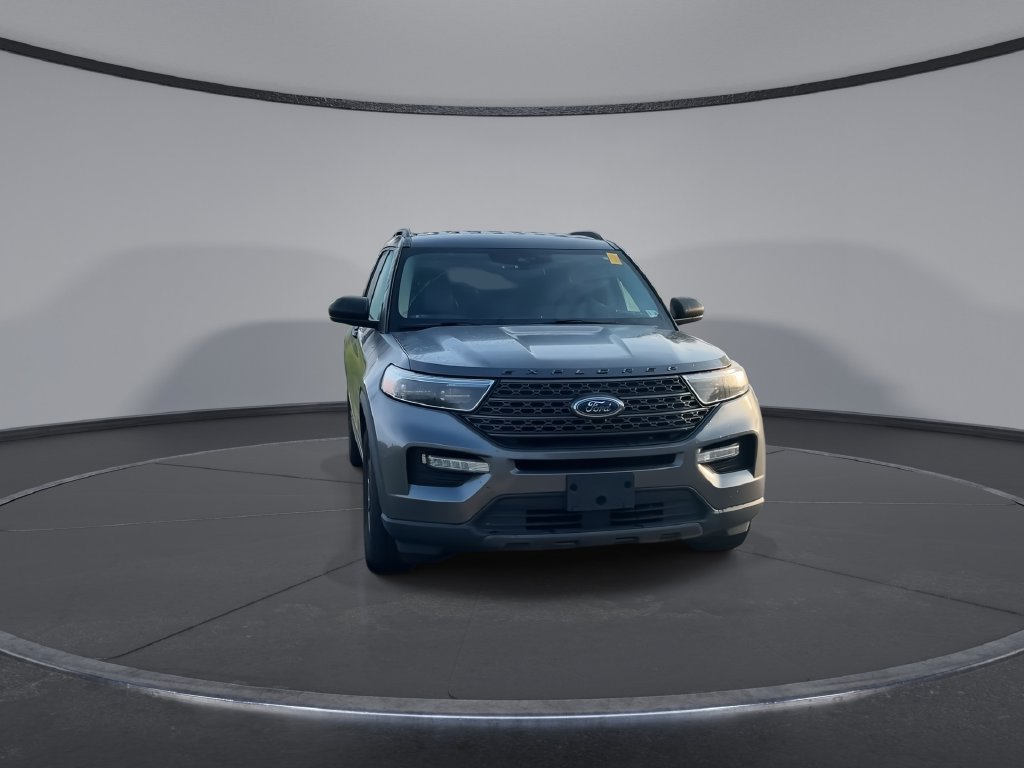 Used 2021 Ford Explorer XLT w/ Equipment Group 202A AWD/4WD image 3