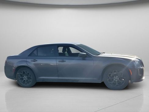 Used 2020 Chrysler 300 Touring w/ Sport Appearance Package image 3