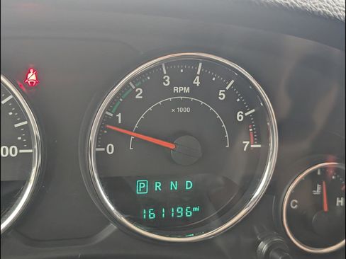 Used 2016 Jeep Wrangler Unlimited Sahara w/ Connectivity Group AWD/4WD image 9