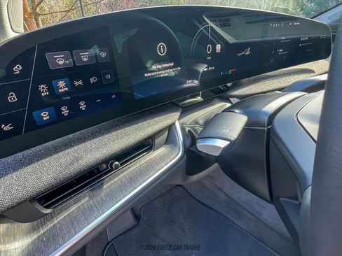 Used 2025 Lucid Air Grand Touring image 25