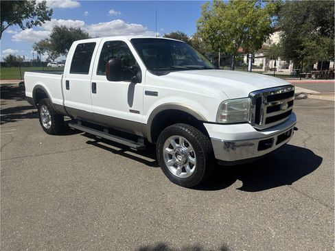 Used 2005 Ford F250 Lariat AWD/4WD image 4
