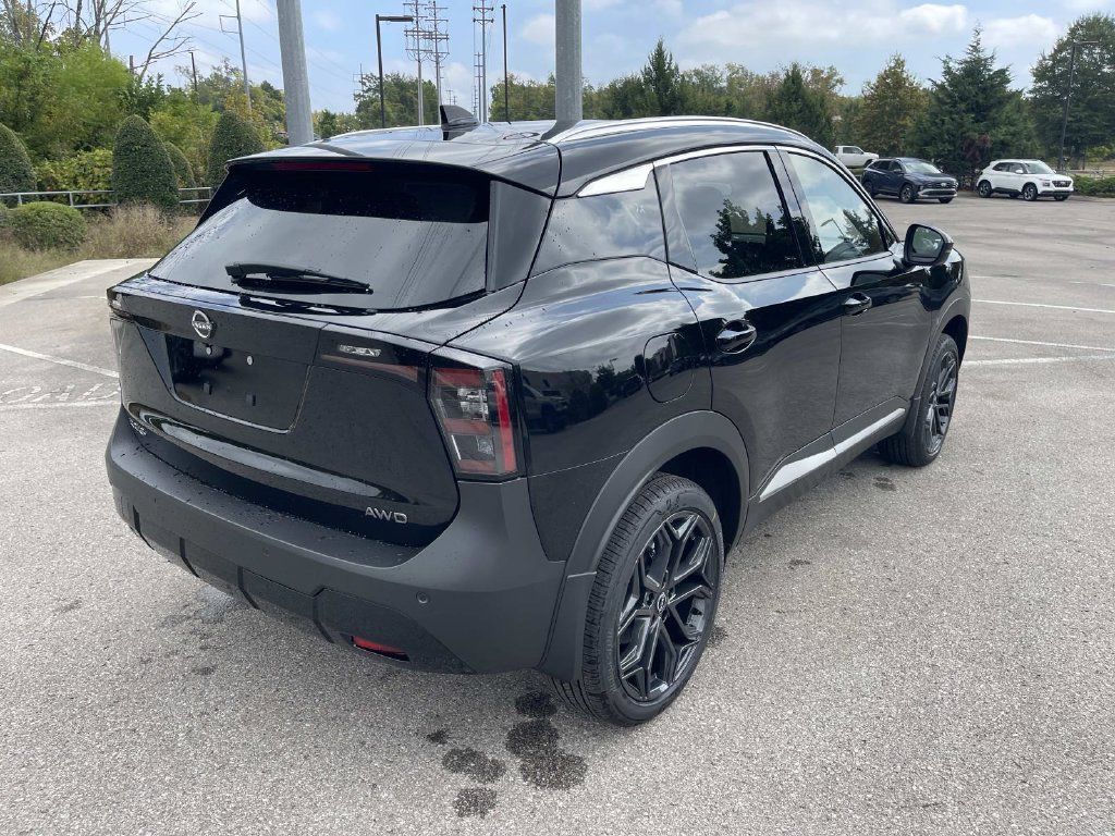 New 2027 Nissan Kicks SR w/ SR Premium Package AWD/4WD image 3