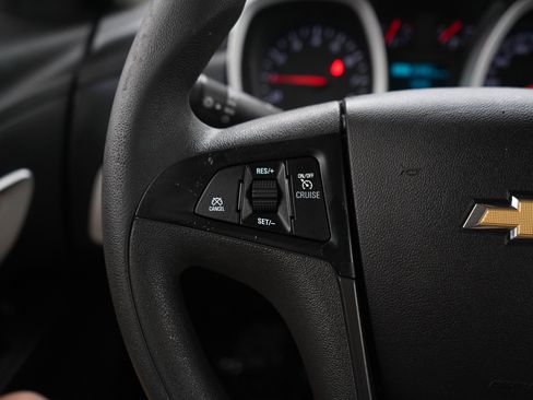 Used 2017 Chevrolet Equinox LS FWD image 24
