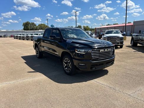 Used 2025 RAM 1500 Laramie w/ Laramie Southwest Edition AWD/4WD image 7
