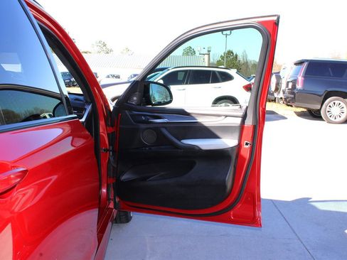 Used 2015 BMW X5 M image 37