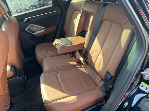 Used 2024 Audi Q3 2.0T Premium image 6