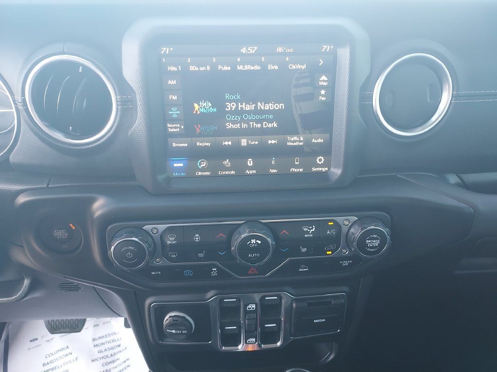 Used 2023 Jeep Wrangler Unlimited Sahara w/ Cold Weather Group AWD/4WD image 21