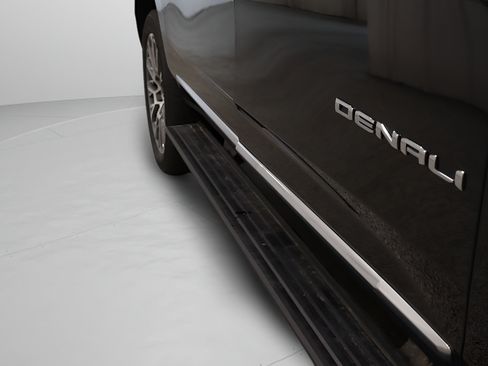 Used 2026 GMC Yukon XL Denali w/ Sun & Power Step Package AWD/4WD image 21