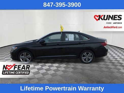 Used 2024 Volkswagen Jetta SE image 4