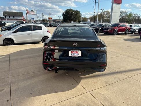 New 2026 Nissan Sentra SR w/ Floor Mat Package FWD image 6