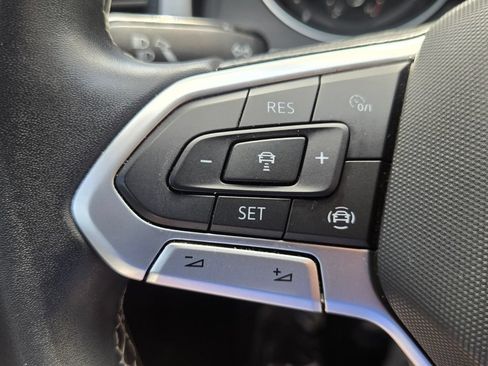 Used 2021 Volkswagen Atlas Cross Sport SE w/ Panoramic Sunroof Package FWD image 26