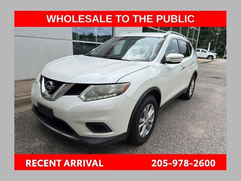Used 2015 Nissan Rogue SV FWD image 1