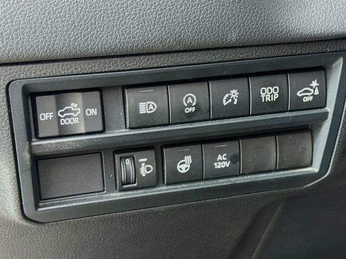 Used 2022 Toyota Tundra Limited AWD/4WD image 11