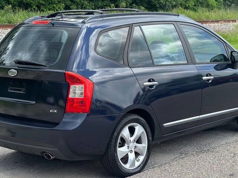 Used 2007 Kia Rondo EX image 4