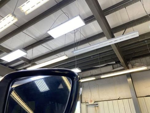 Used 2023 BMW 530e w/ Premium Package image 16