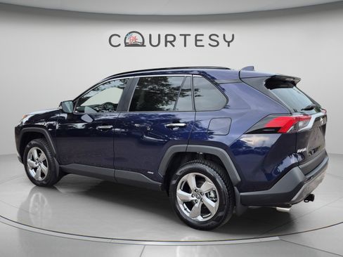 Used 2020 Toyota RAV4 Limited w/ Limited Grade Weather Package AWD/4WD image 3