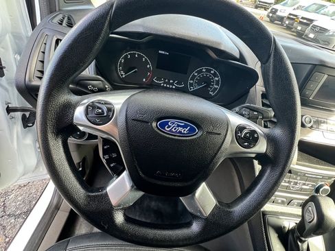 Used 2022 Ford Transit Connect XL image 12