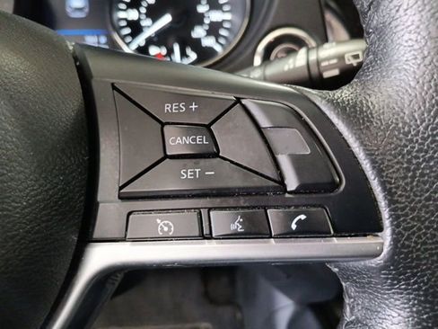 Used 2019 Nissan Rogue SV image 22