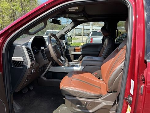 Used 2018 Ford F150 King Ranch w/ Equipment Group 601A Luxury AWD/4WD image 20