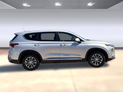 Used 2020 Hyundai Santa Fe SE image 8