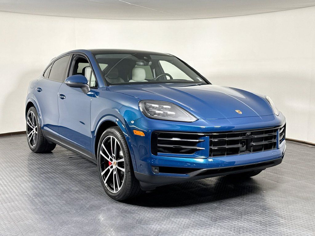 Certified 2026 Porsche Cayenne S AWD/4WD image 9