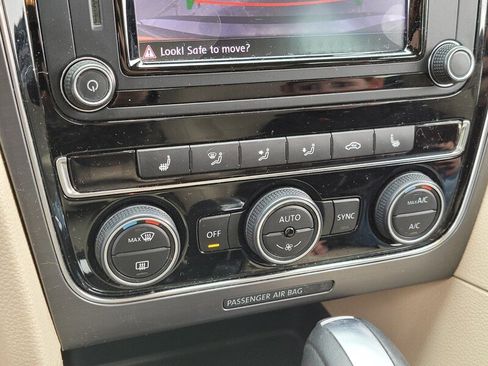 Used 2017 Volkswagen Passat 1.8T R-Line w/ R-Line Lighting Package image 22