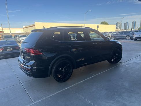 Used 2024 Volkswagen Tiguan SE R-Line FWD image 3