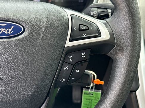 Used 2016 Ford Fusion SE FWD image 16